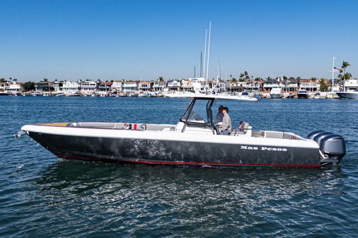 Intrepid 327-CENTER-CONSOLE image