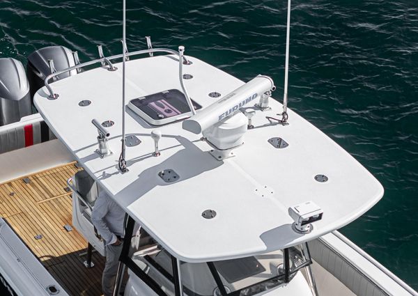 Intrepid 327-CENTER-CONSOLE image