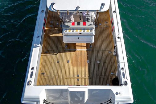 Intrepid 327-CENTER-CONSOLE image