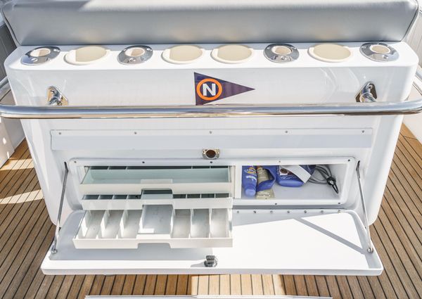 Intrepid 327-CENTER-CONSOLE image