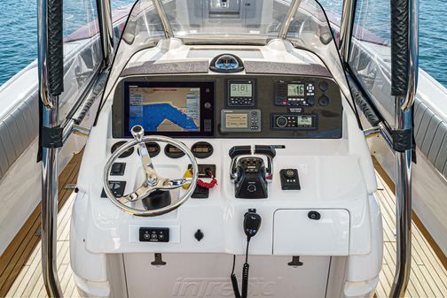 Intrepid 327-CENTER-CONSOLE image