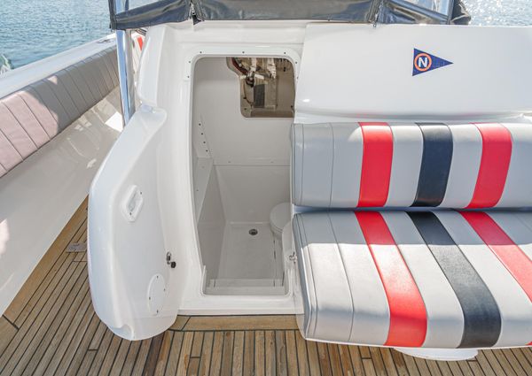 Intrepid 327-CENTER-CONSOLE image