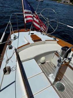 Block Island 40 image