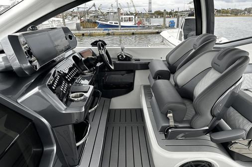 Galeon 375 GTO image