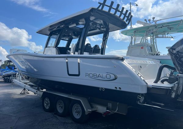 Robalo R360 image