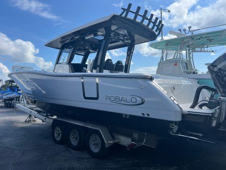 Robalo R360 image