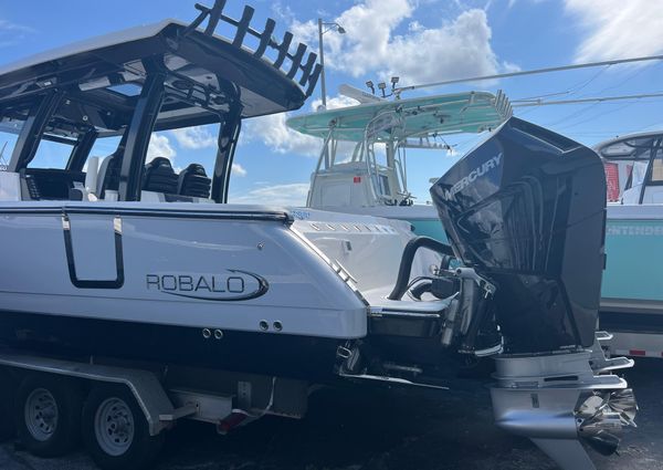 Robalo R360 image