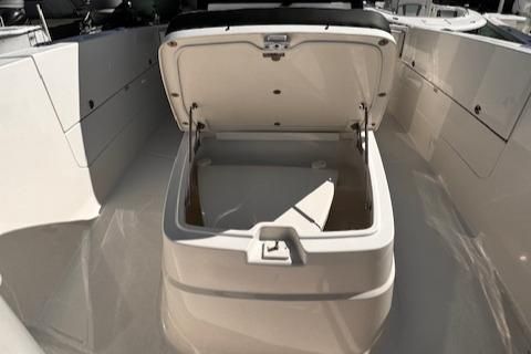 Robalo R360 image