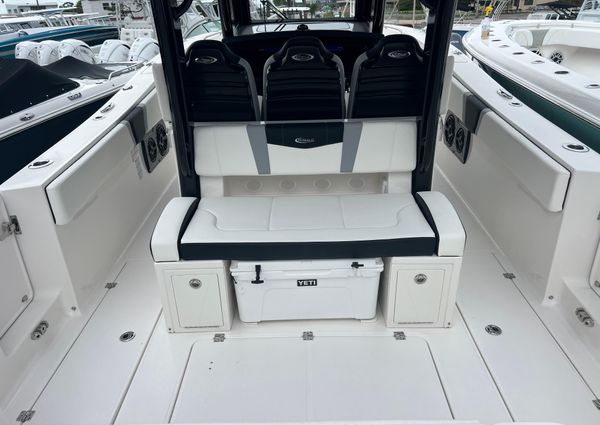 Robalo R360 image