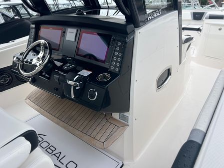 Robalo R360 image