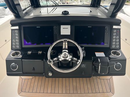 Robalo R360 image