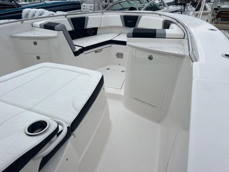 Robalo R360 image