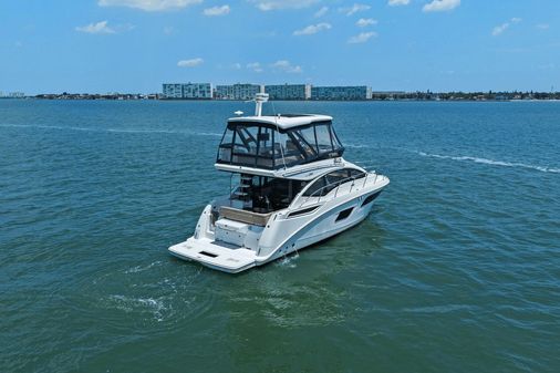 Sea Ray 400 Fly image