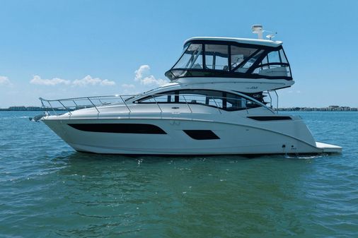 Sea Ray 400 Fly image