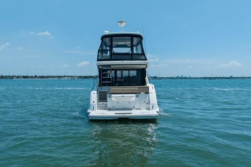 Sea Ray 400 Fly image