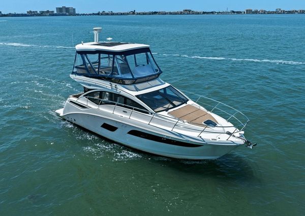 Sea Ray 400 Fly image