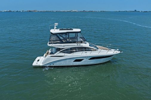 Sea Ray 400 Fly image