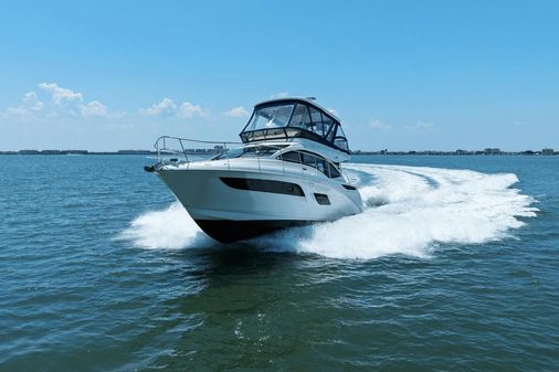 Sea Ray 400 Fly image