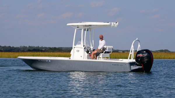 Tidewater 2110 Bay Max 