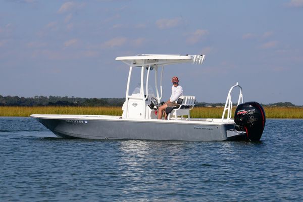 Tidewater 2110 Bay Max - main image