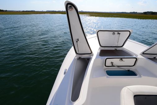 Tidewater 2110 Bay Max image