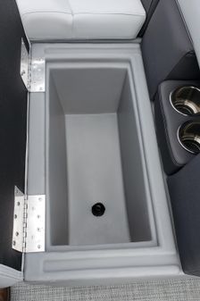 Bentley Pontoons Fish 220 Fish-N-Cruise image