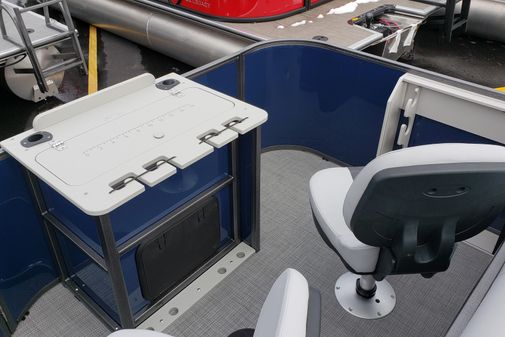 Bentley Pontoons Fish 220 Fish-N-Cruise image