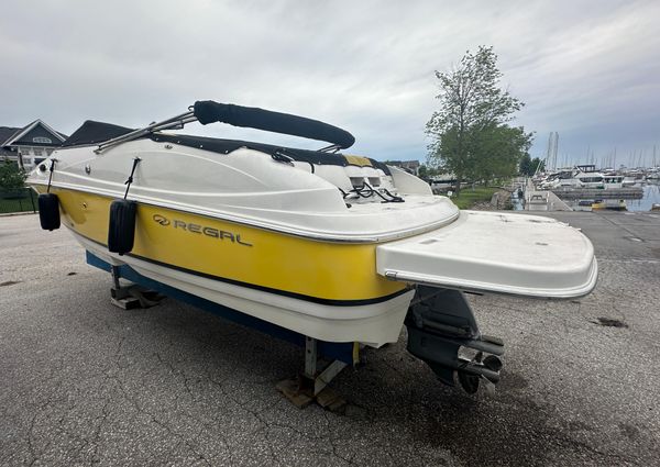 Regal 2400-BOWRIDER image