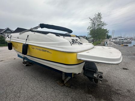 Regal 2400-BOWRIDER image