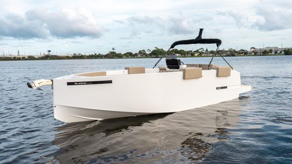 De Antonio Yachts D28 DECK 