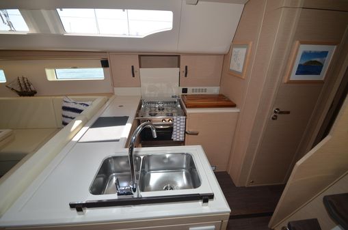 Jeanneau Yacht 51 image