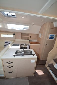 Jeanneau Yacht 51 image