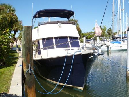 Mainship Flybridge Fast Trawler 34' image