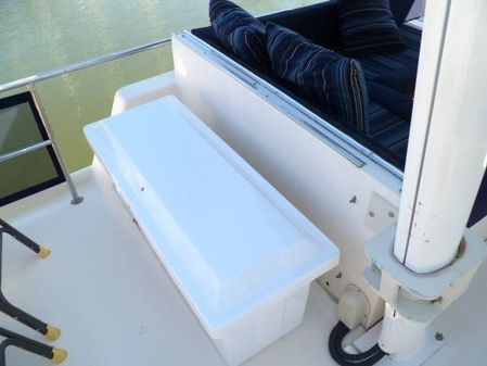 Mainship Flybridge Fast Trawler 34' image
