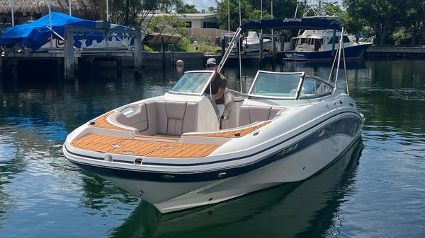 Hurricane SunDeck 2690 OB 