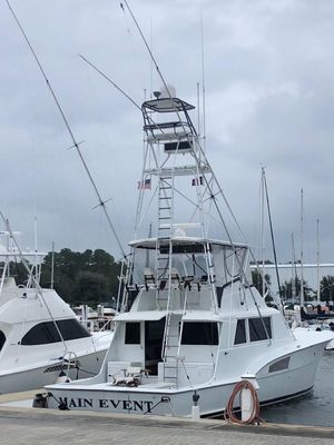 Hatteras Convertible - main image