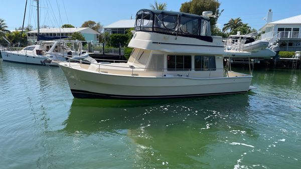 Mainship 400 Trawler 