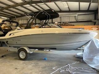 Bayliner VR5 Bowrider I/O 