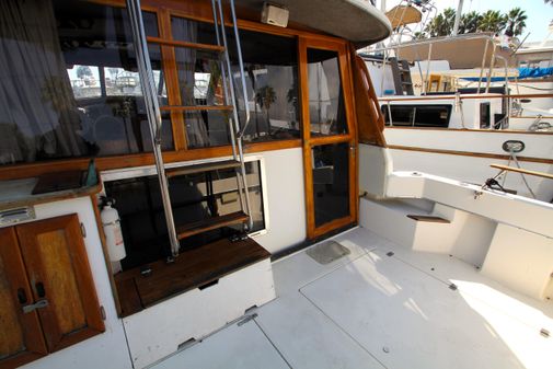 Bayliner 3270 image