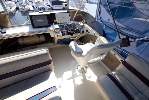 Bayliner 3270 image