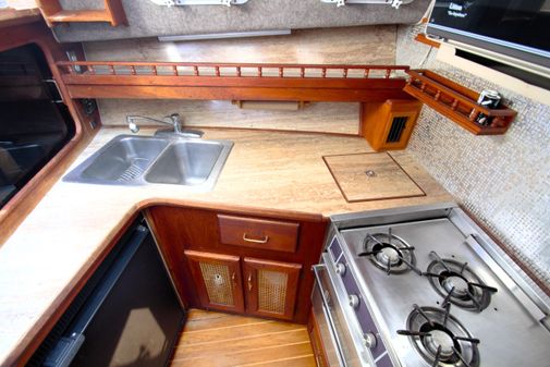 Bayliner 3270 image