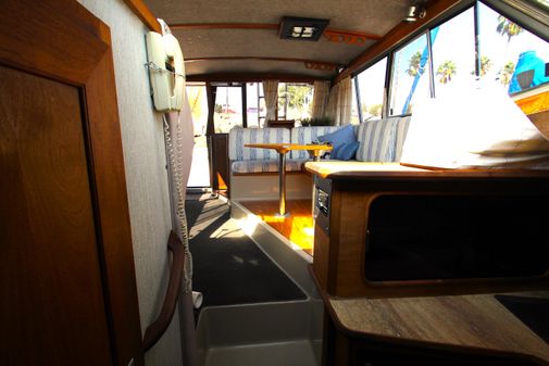 Bayliner 3270 image