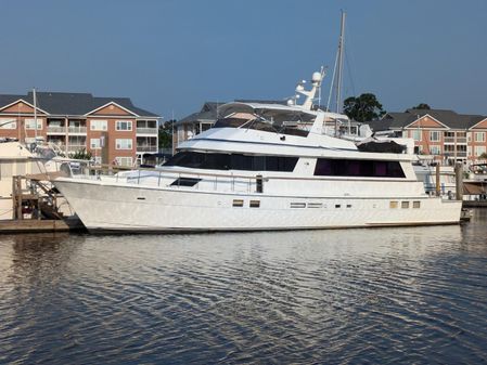 Hatteras Cockpit Motoryacht image