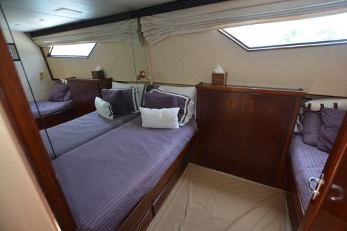 Hatteras Cockpit Motoryacht image