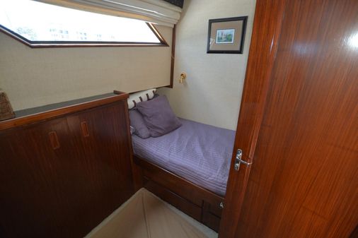 Hatteras Cockpit Motoryacht image