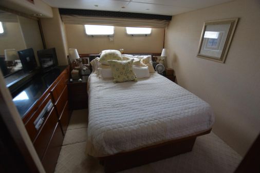 Hatteras Cockpit Motoryacht image