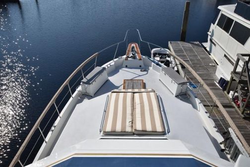 Hatteras Cockpit Motoryacht image