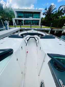 Monterey 320 Sport Yacht image