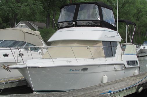 Carver 325-AFT-COCKPIT-MOTORYACHT image