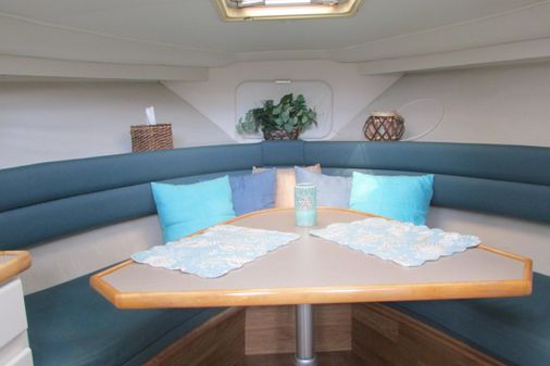 Carver 325 Aft Cabin image